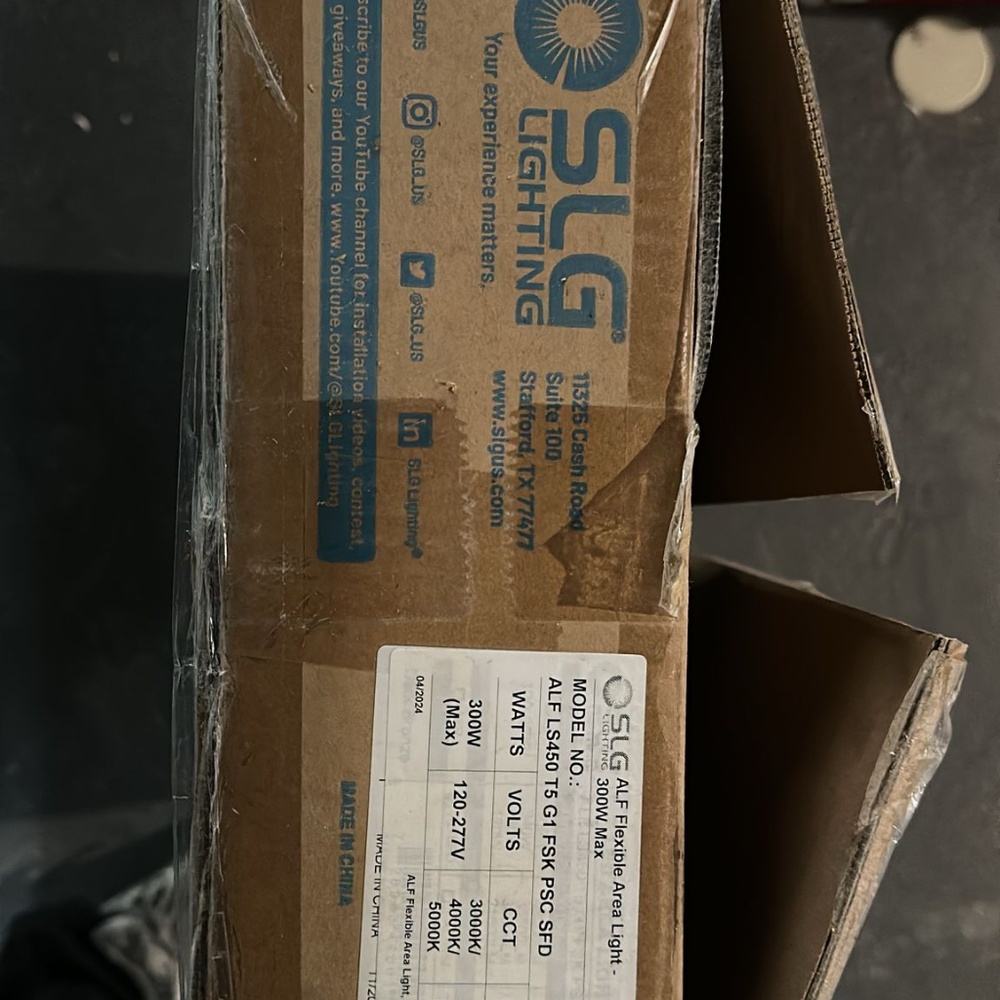 SLG lighting Alf and color light 300W brand new in box